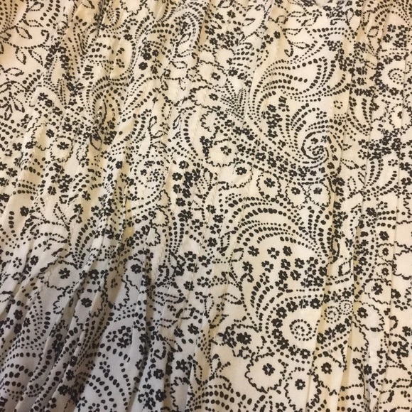 Old navy white and black shift dress - Picture 2 of 3